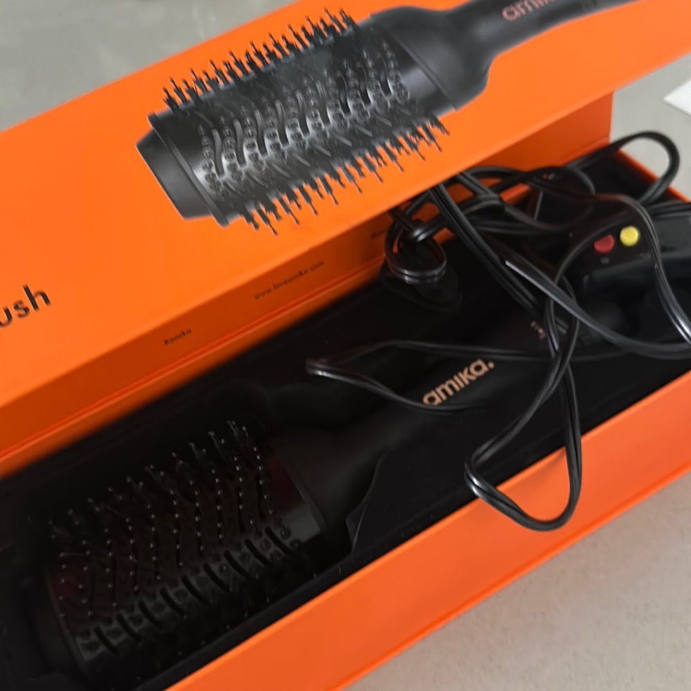 Amika hair blow dry brush